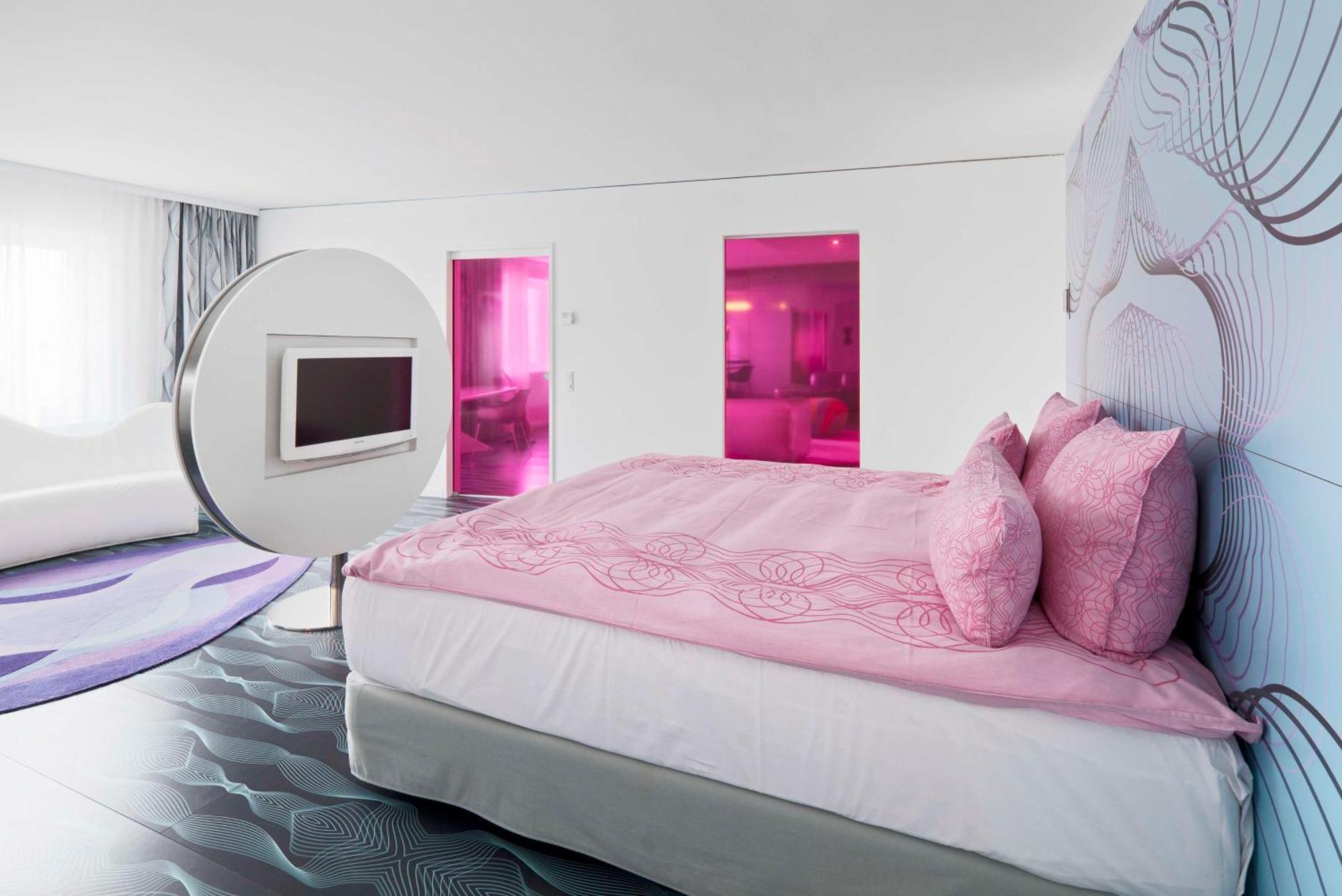 Nhow Hotel 4*