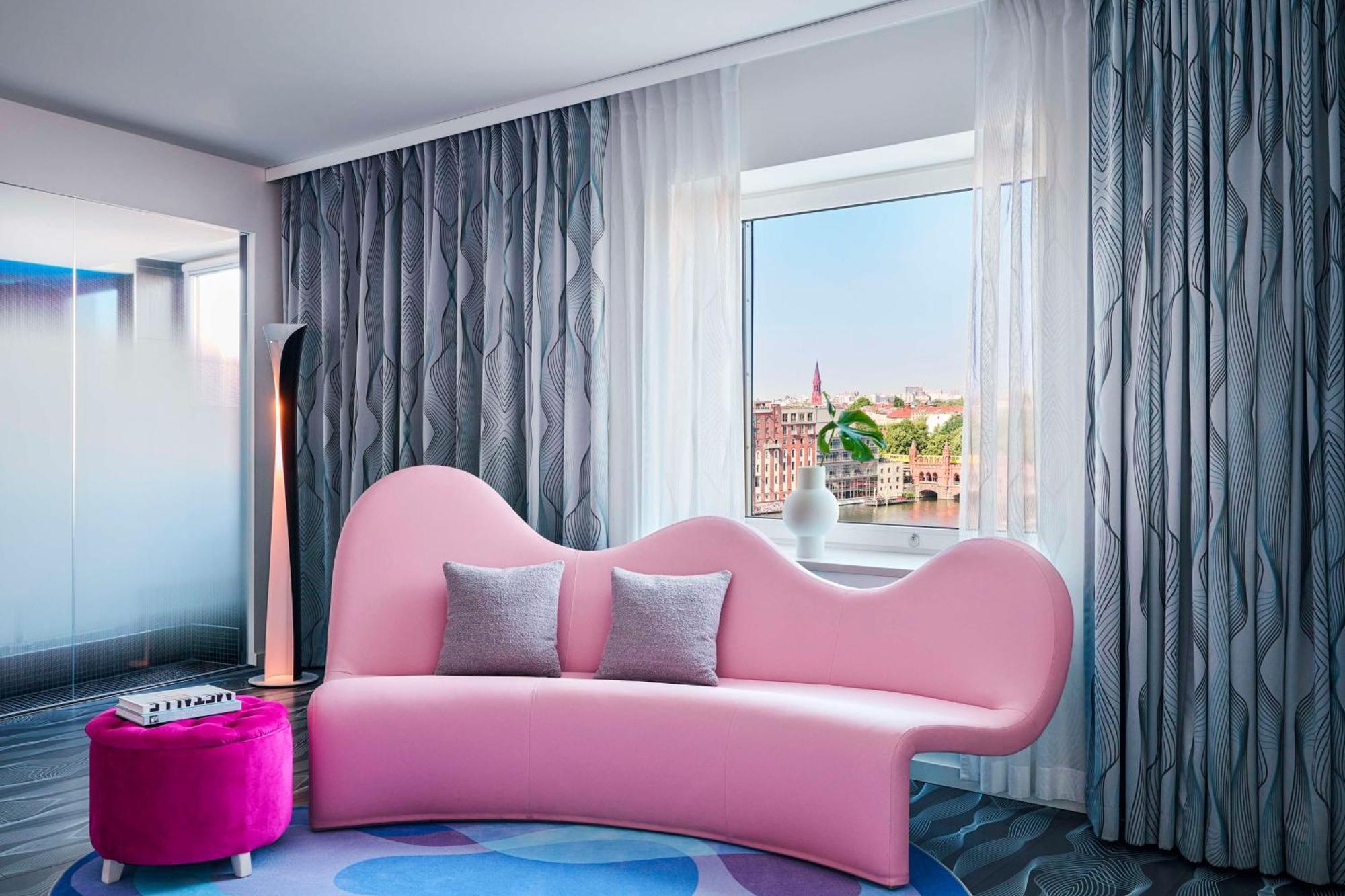 Nhow Hotel 4*