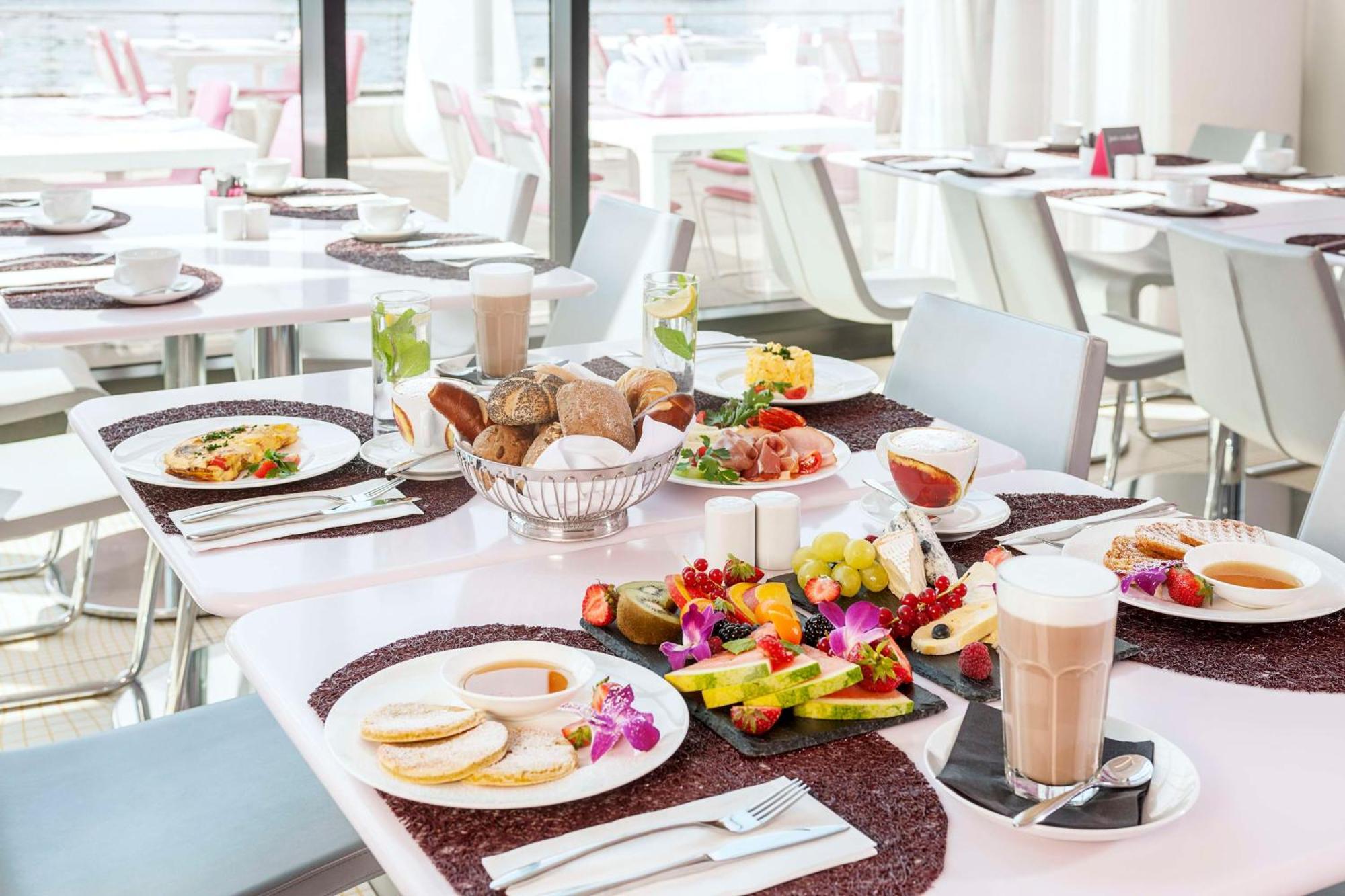 Nhow Hotel 4*